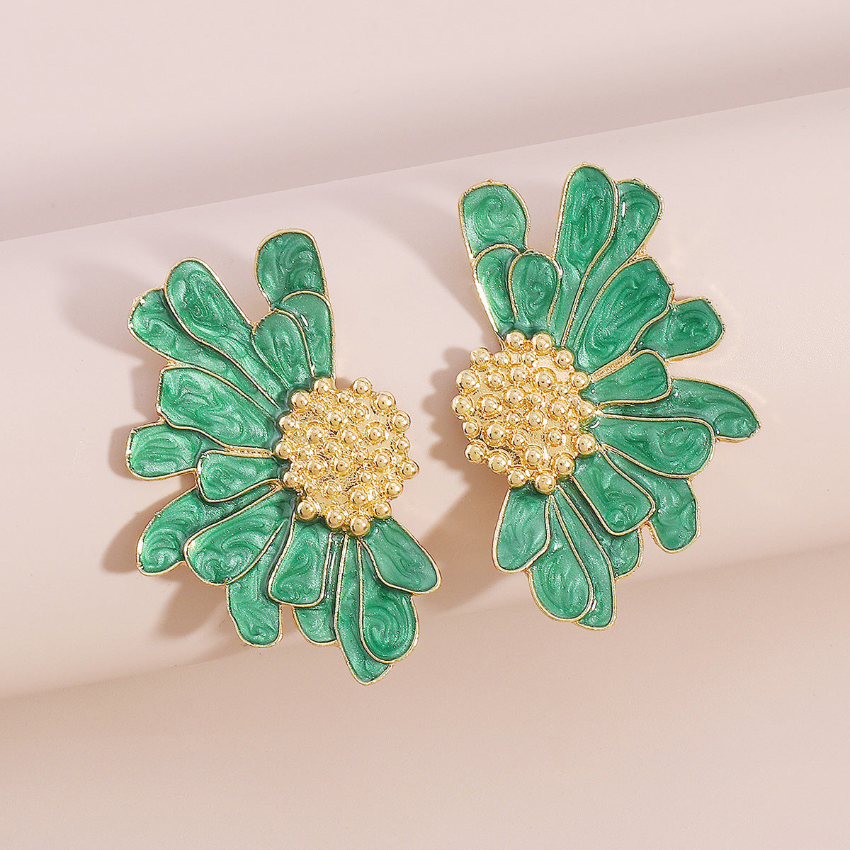 Elegant Vintage Style Sweet Flower Alloy Enamel Women'S Ear Studs