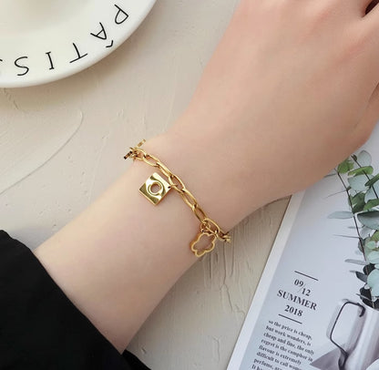 Simple Style Flower Gold Plated Titanium Steel Wholesale Anklet