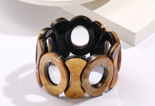 Retro Geometric Arylic Women's Bangle