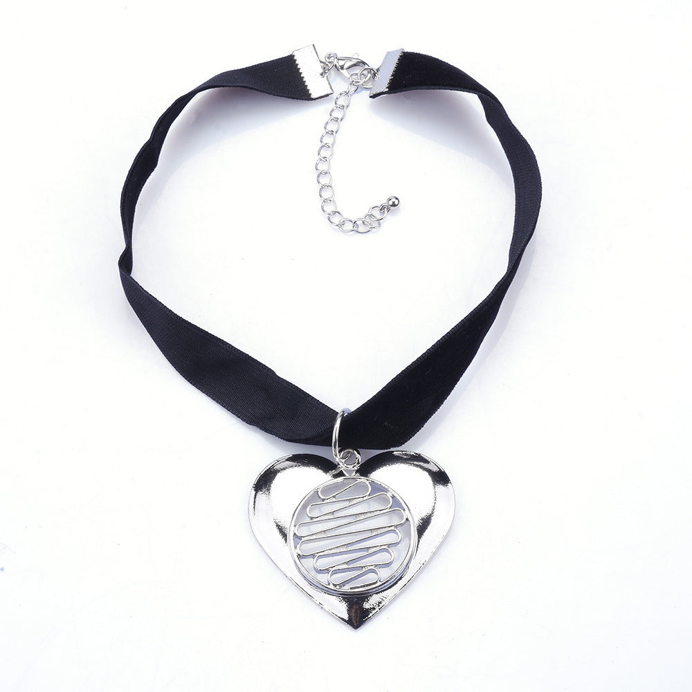 Exaggerated Heart Shape Alloy Cloth Patchwork Women's Pendant Necklace