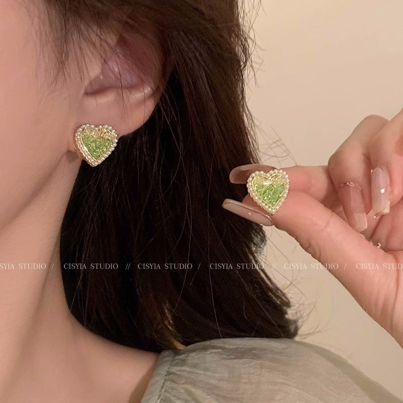 Retro Heart Shape Alloy Inlay Artificial Gemstones Pearl Women's Earrings 1 Pair