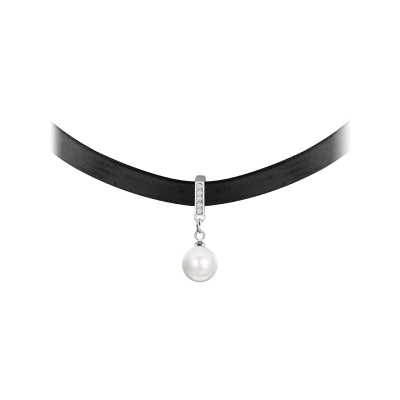 Sexy Simple Style Geometric Pu Leather Alloy Inlay Artificial Pearls Rhinestones Zircon Women's Choker