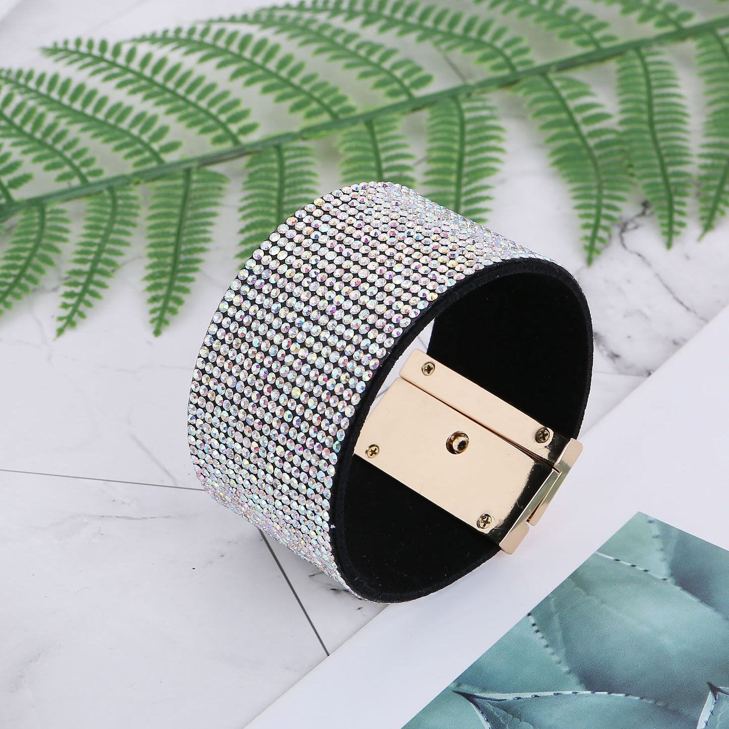 Retro Exaggerated Solid Color Alloy Inlay Rhinestones Women's Bangle