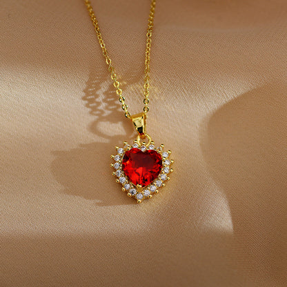 Simple Style Heart Shape Copper Zircon Pendant Necklace In Bulk