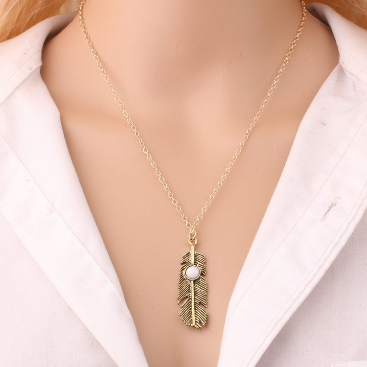 Simple Style Leaf Gold Plated Alloy Wholesale Pendant Necklace