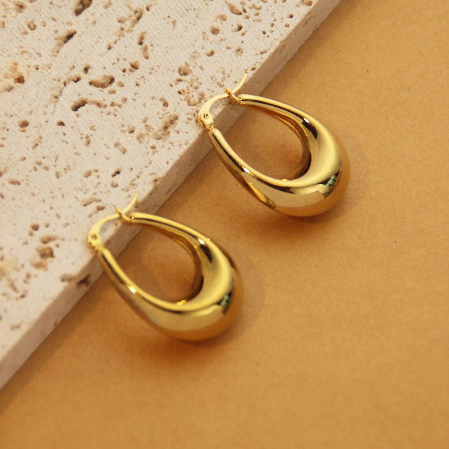 1 Pair Retro Simple Style C Shape U Shape Solid Color Plating Titanium Steel 18k Gold Plated Earrings