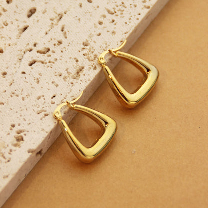 1 Pair Retro Simple Style C Shape U Shape Solid Color Plating Titanium Steel 18k Gold Plated Earrings