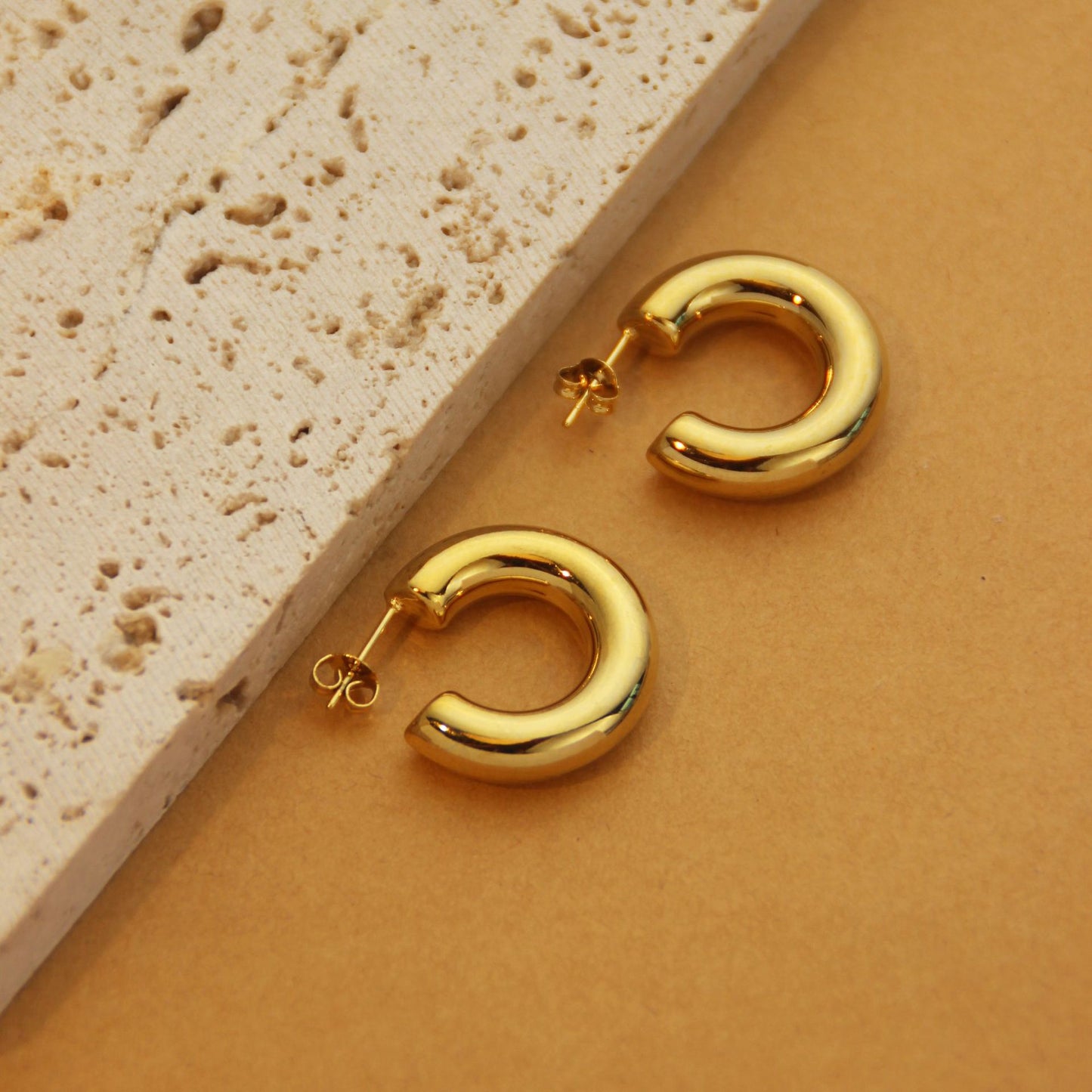 1 Pair Retro Simple Style C Shape U Shape Solid Color Plating Titanium Steel 18k Gold Plated Earrings