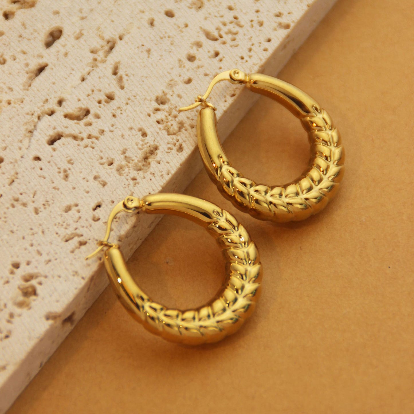 1 Pair Retro Simple Style C Shape U Shape Solid Color Plating Titanium Steel 18k Gold Plated Earrings