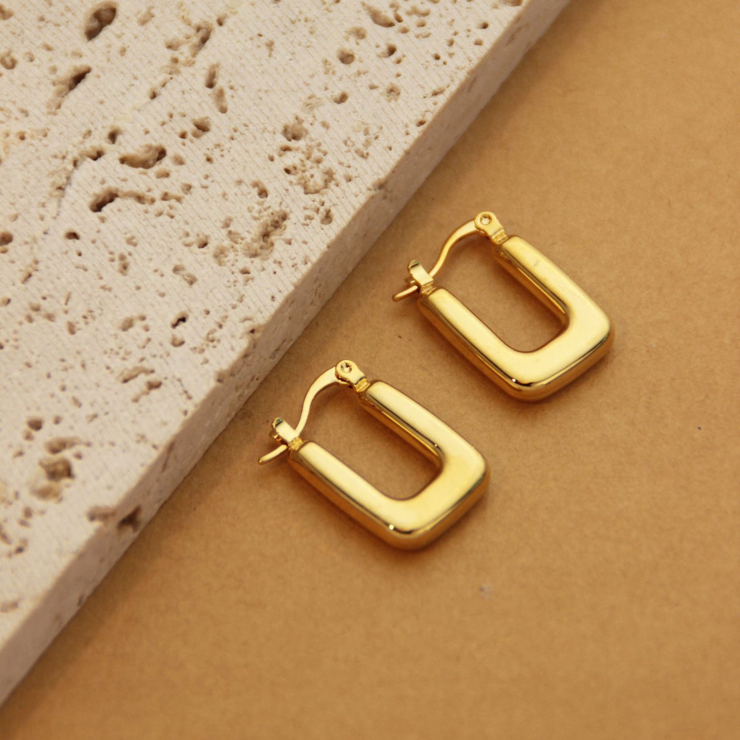 1 Pair Retro Simple Style C Shape U Shape Solid Color Plating Titanium Steel 18k Gold Plated Earrings