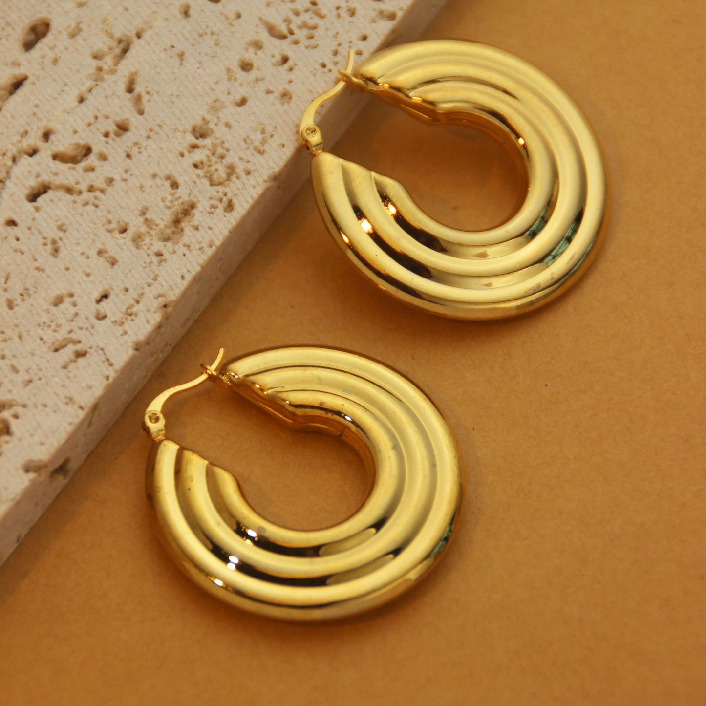 1 Pair Retro Simple Style C Shape U Shape Solid Color Plating Titanium Steel 18k Gold Plated Earrings