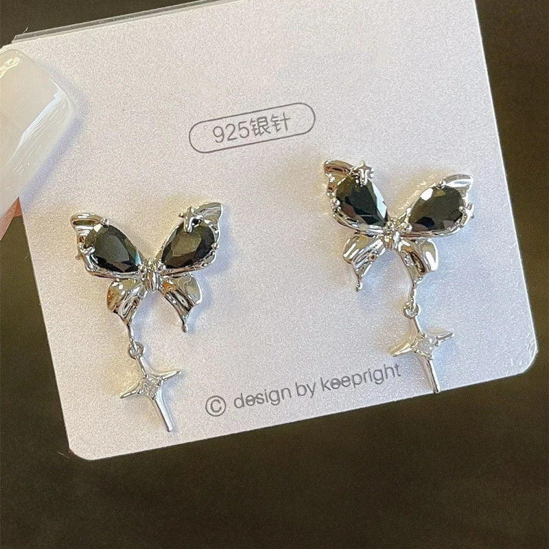 1 Pair Casual Simple Style Star Moon Bow Knot Asymmetrical Plating Inlay Alloy Rhinestones Pearl Ear Studs