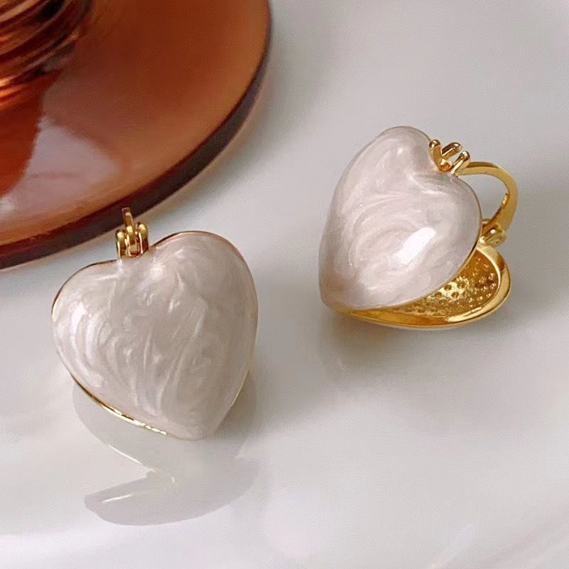 1 Pair Lady Heart Shape Enamel Alloy Drop Earrings