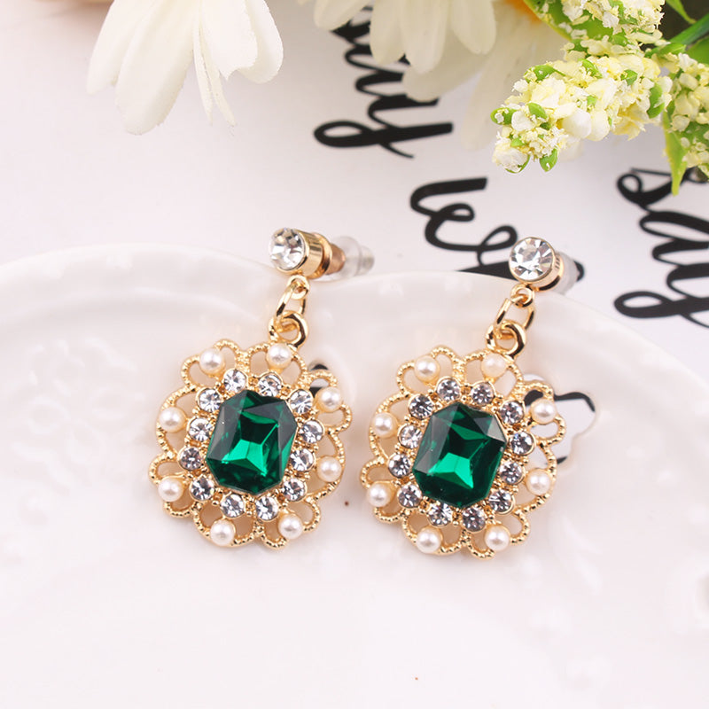 1 Pair Retro Classic Style Round Inlay Alloy Zircon Gold Plated Drop Earrings