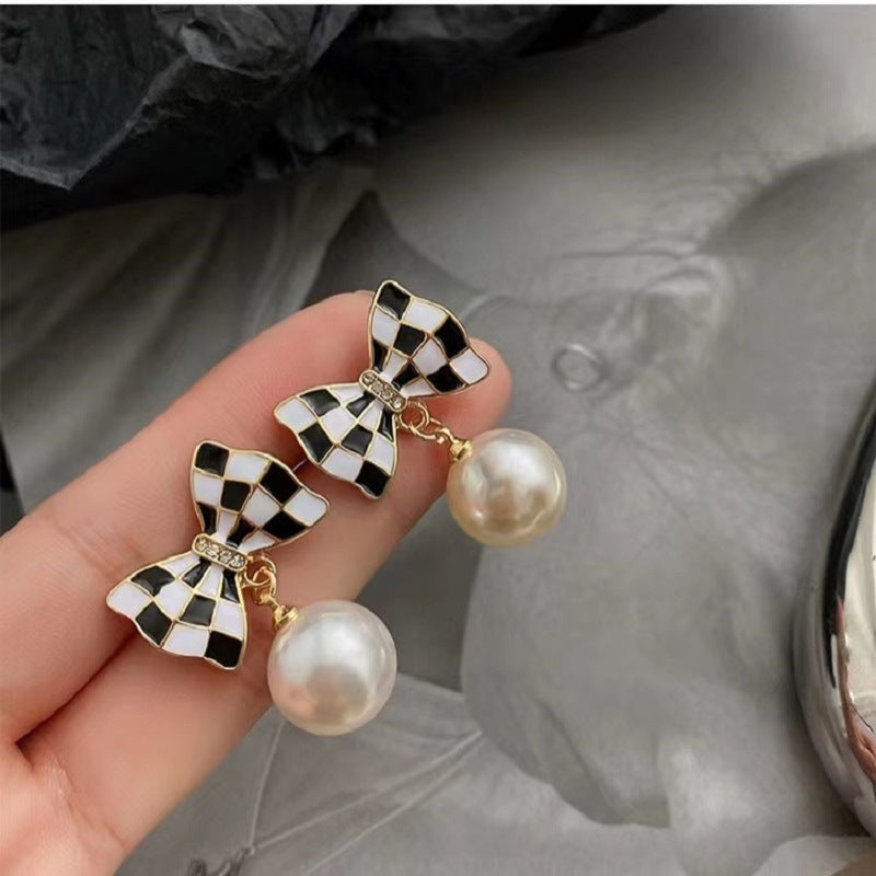 1 Pair Simple Style Round Inlay Alloy Pearl Zircon Drop Earrings