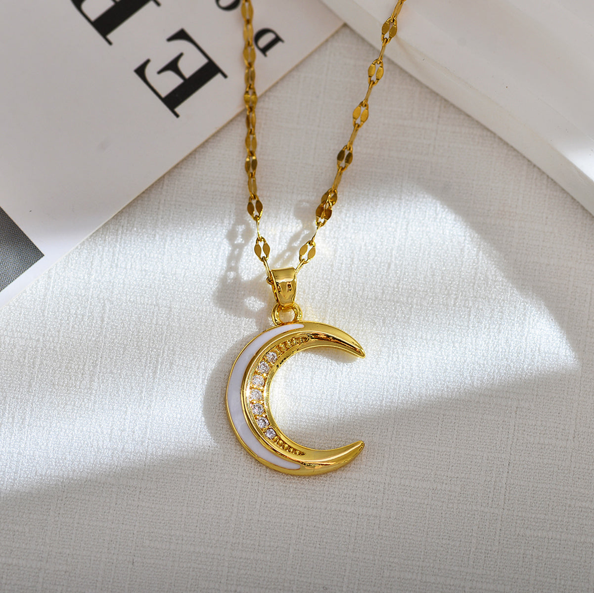 Elegant Luxurious Moon Titanium Steel Copper Enamel Plating Inlay Zircon 18k Gold Plated Pendant Necklace