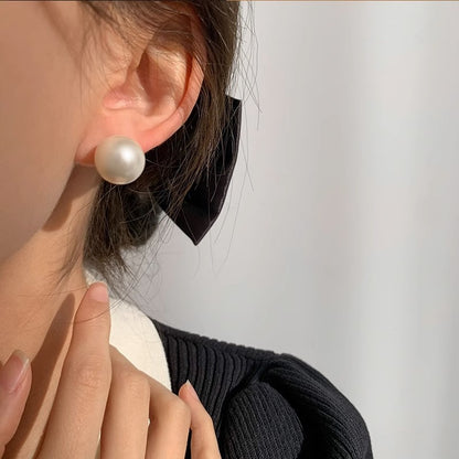 Fashion Round Artificial Pearl Women's Ear Studs 1 Pair