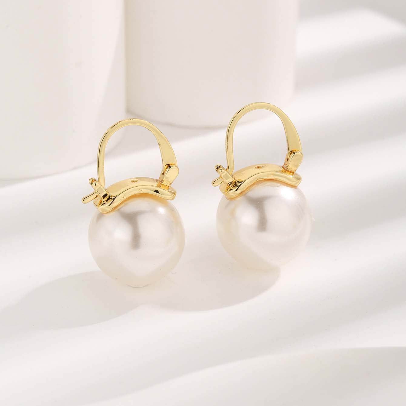 1 Pair Glam Sweet Love Round Plating Imitation Pearl Titanium Steel Copper Gold Plated Earrings