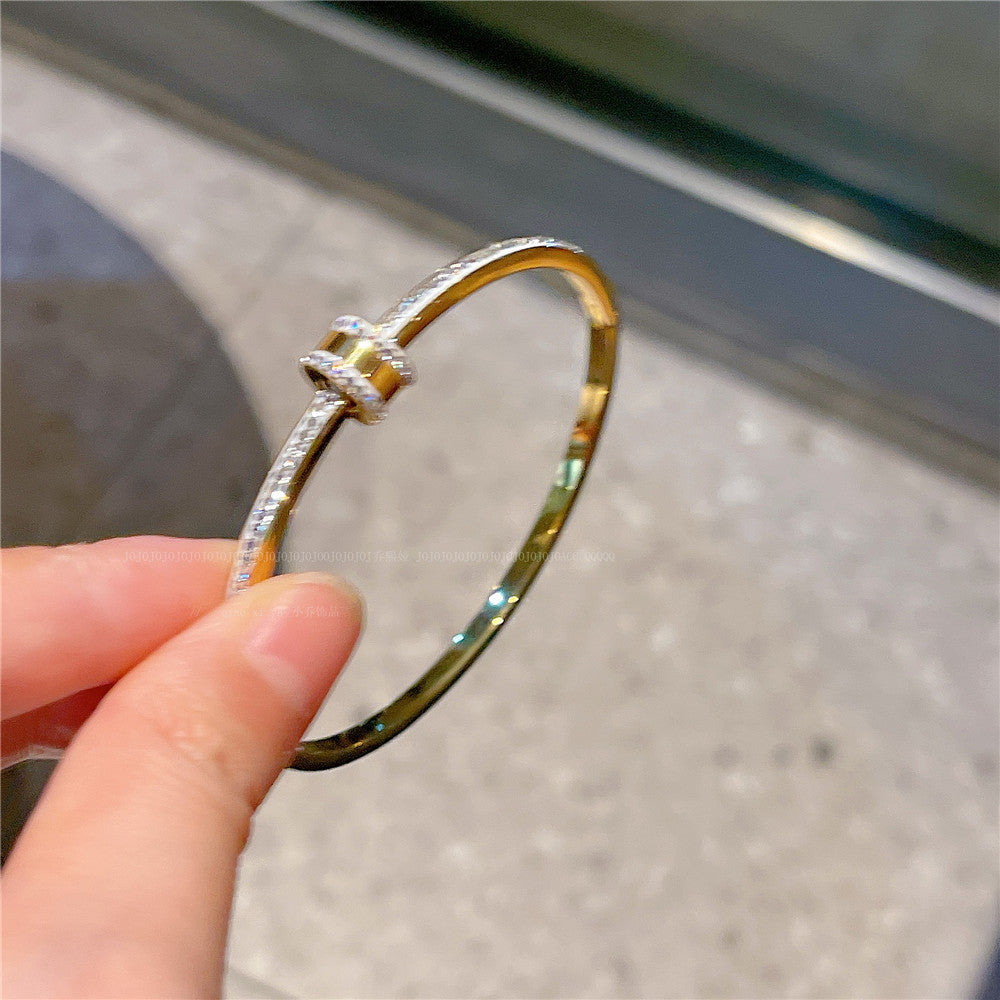 Retro Lady Round Titanium Steel Zircon Bangle In Bulk