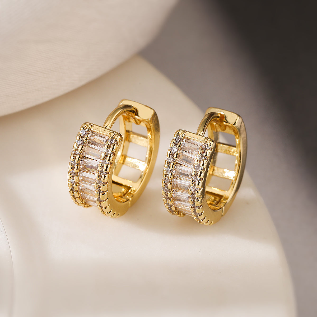 1 Piece Basic Simple Style Geometric Plating Inlay Copper Zircon 18k Gold Plated Hoop Earrings