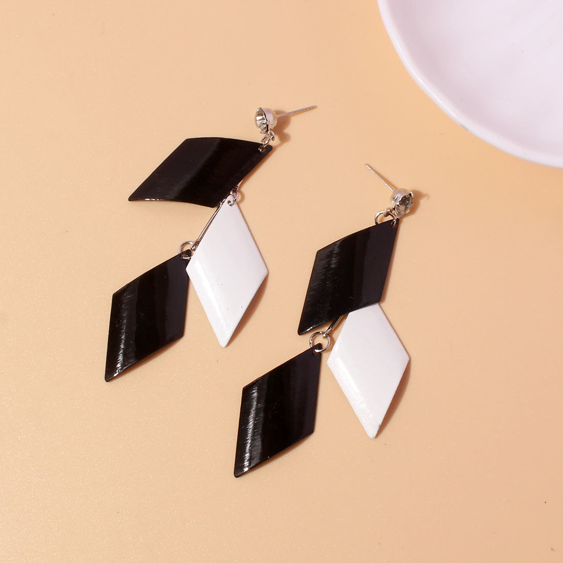 1 Pair Retro Simple Style Roman Style Color Block Metal Drop Earrings