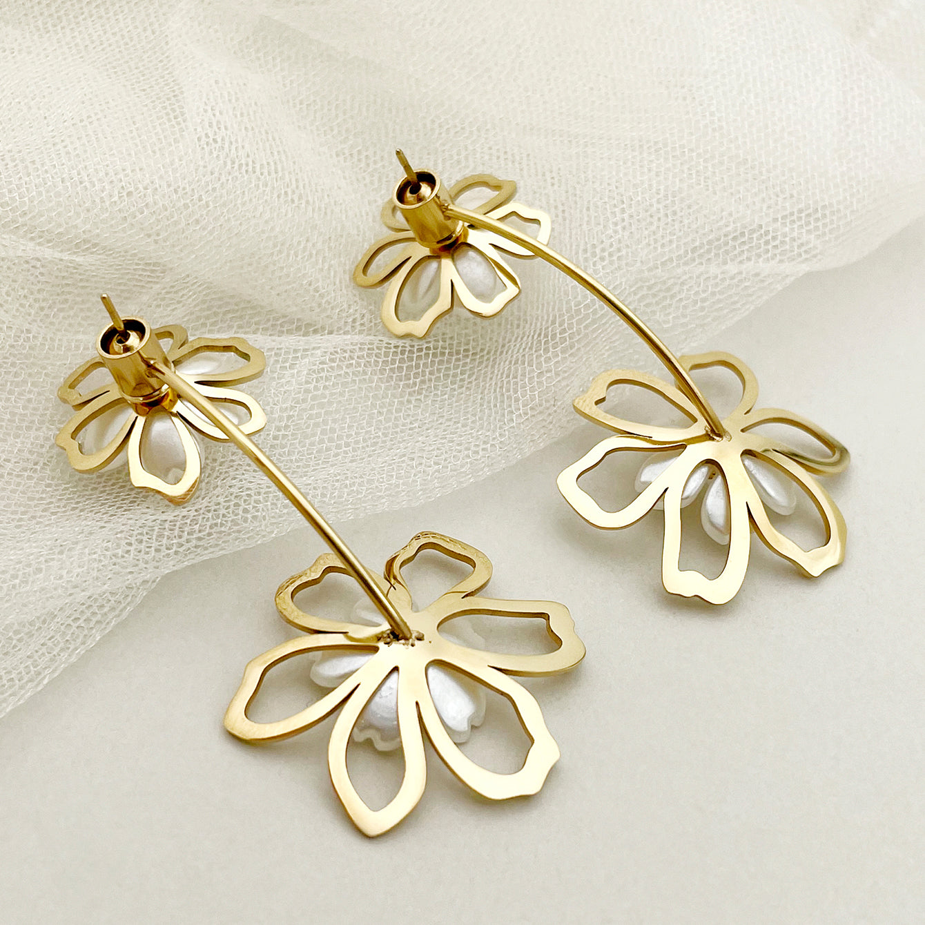 1 Pair Retro French Style Romantic Flower Plating Stainless Steel Gold Plated Drop Earrings