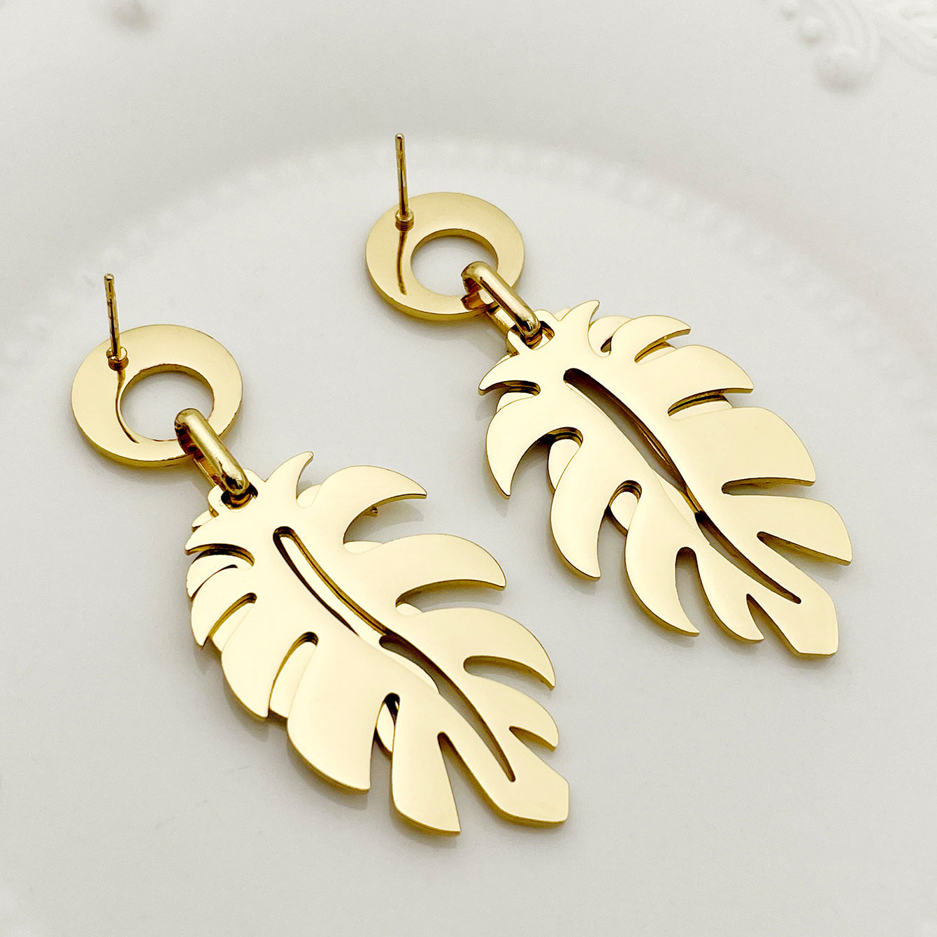 1 Pair Classical Roman Style Leaf Plating Stainless Steel Gold Plated Drop Earrings