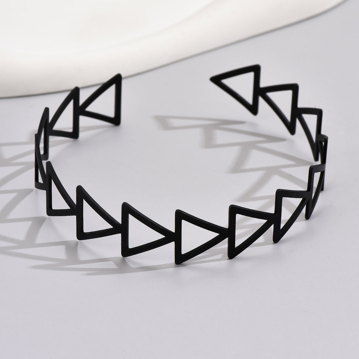 Elegant Classic Style Triangle Iron Women's Arm Bracelet