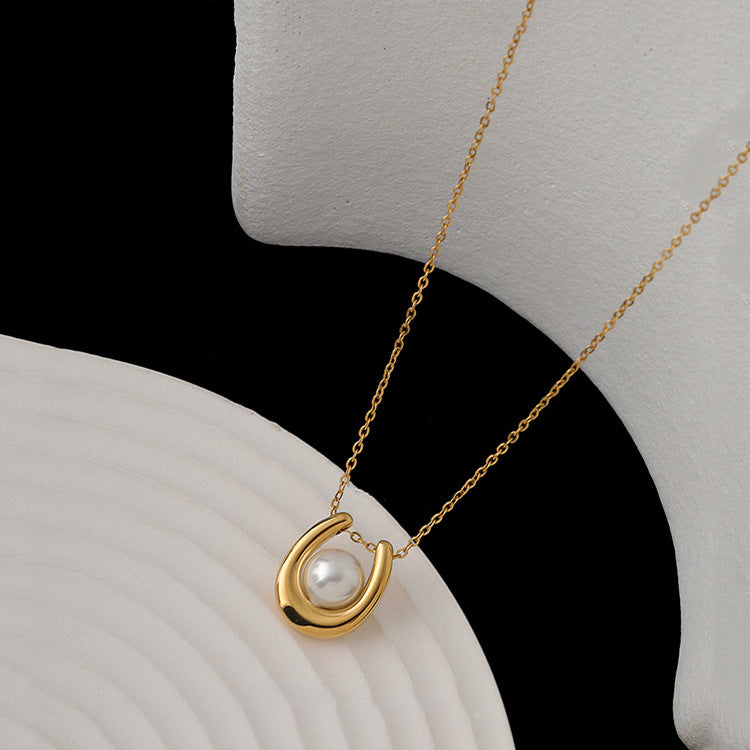 Simple Style Classic Style U Shape Imitation Pearl Titanium Steel Plating 18k Gold Plated Women's Pendant Necklace