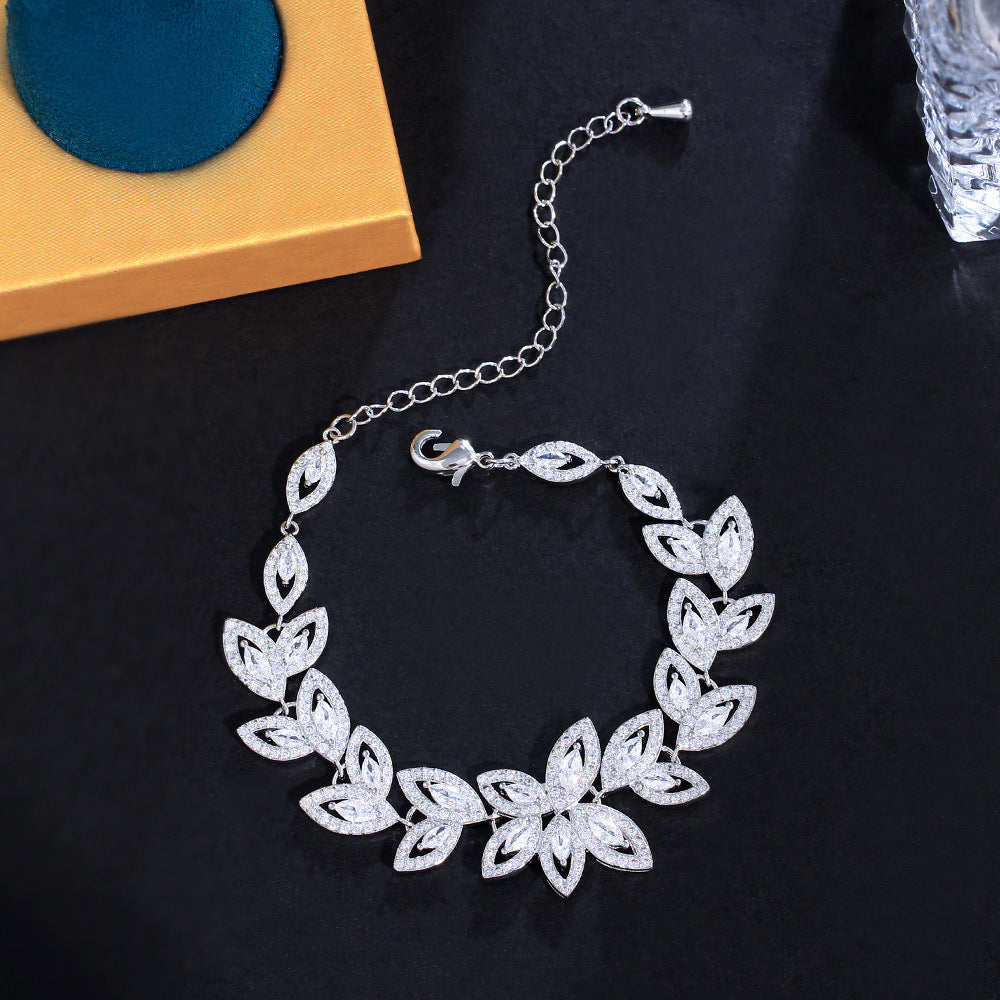 Sweet Shiny Spray Flower Snowflake Brass Plating Inlay Zircon White Gold Plated Rhodium Plated Bracelets