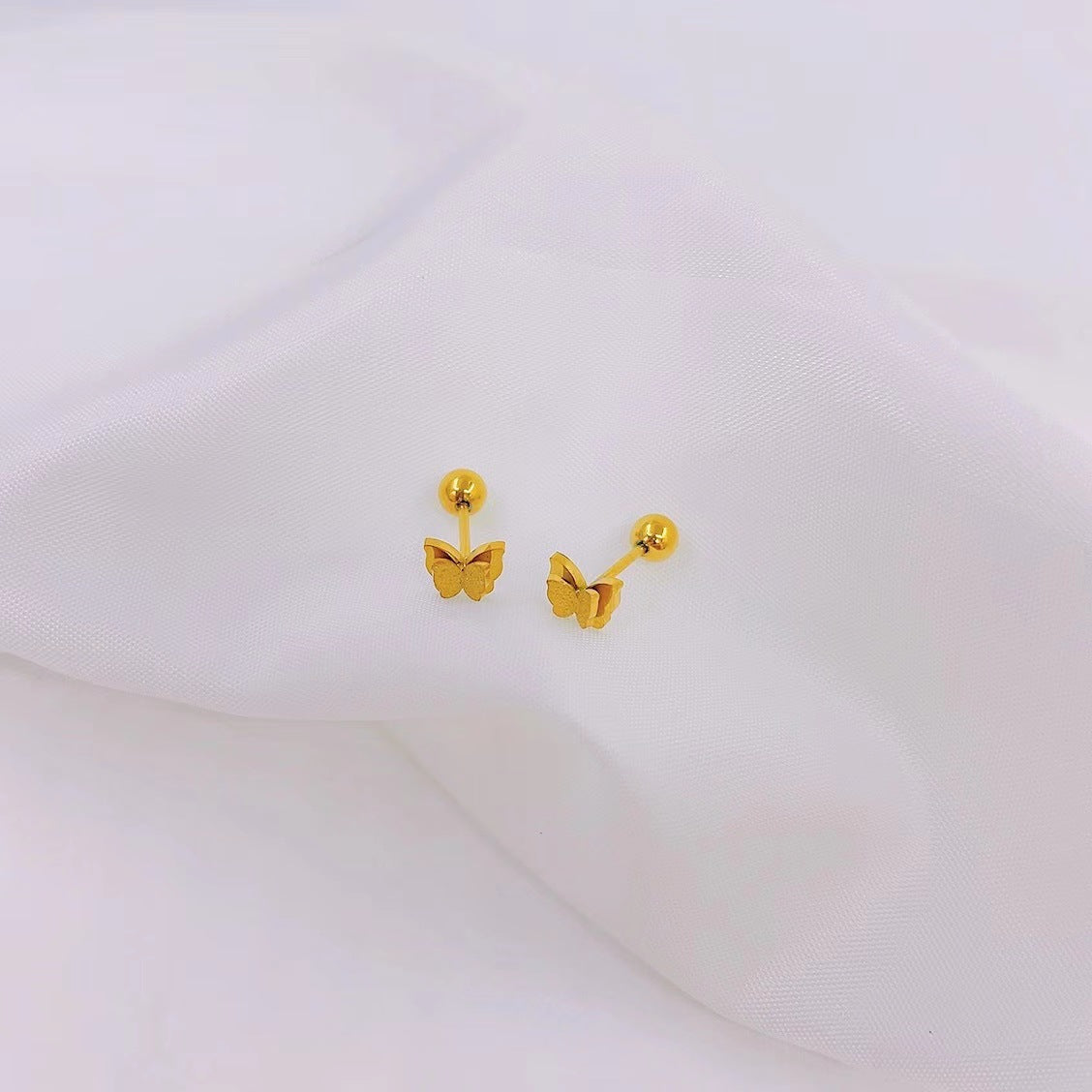 1 Pair Simple Style Heart Shape Plating Titanium Steel Ear Studs