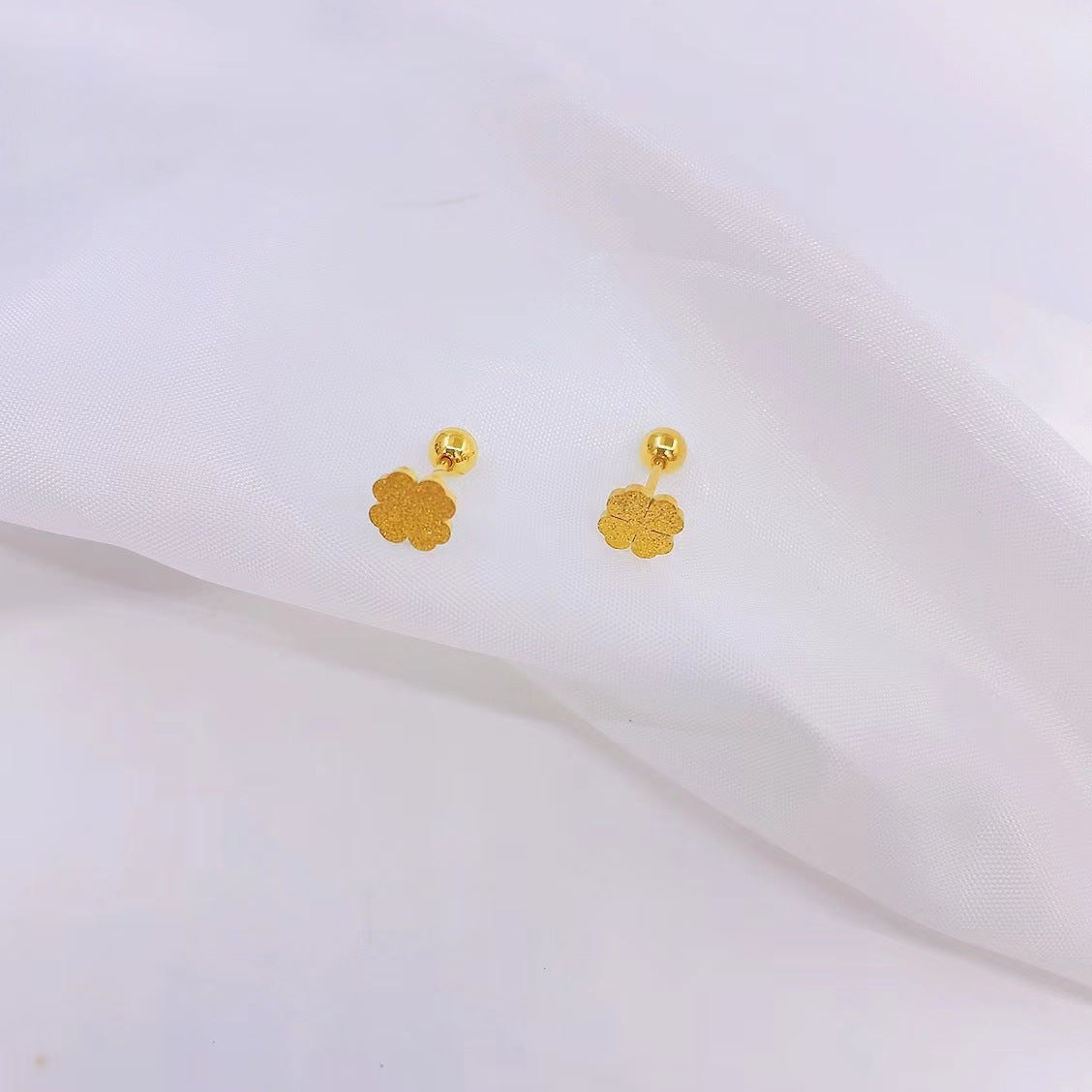 1 Pair Simple Style Heart Shape Plating Titanium Steel Ear Studs