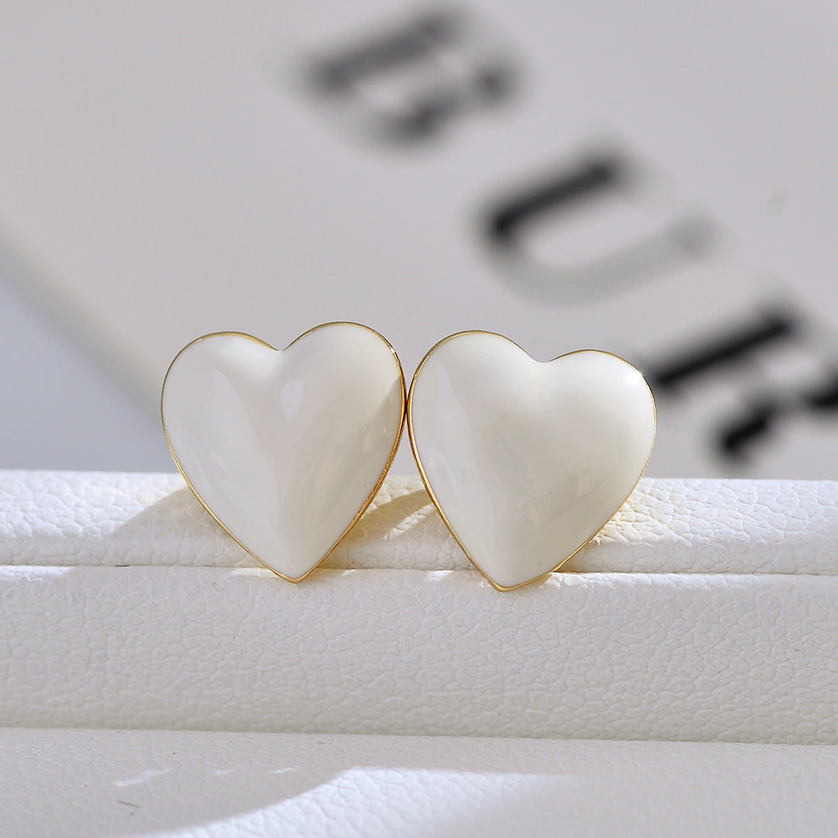 1 Pair Simple Style Heart Shape Enamel Copper Ear Studs