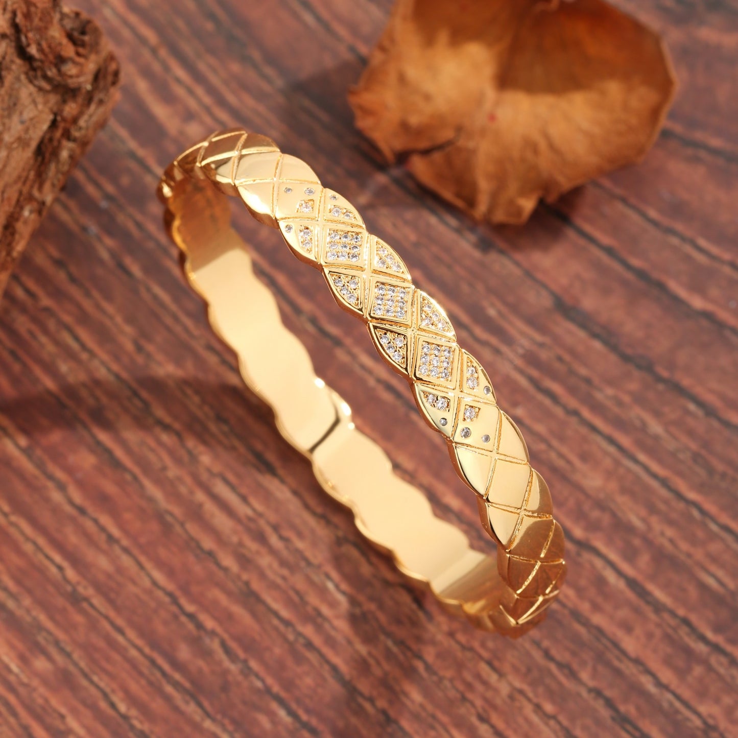 Basic Luxurious Classic Style Argyle Lingge Copper Plating Inlay Zircon 18k Gold Plated Bangle