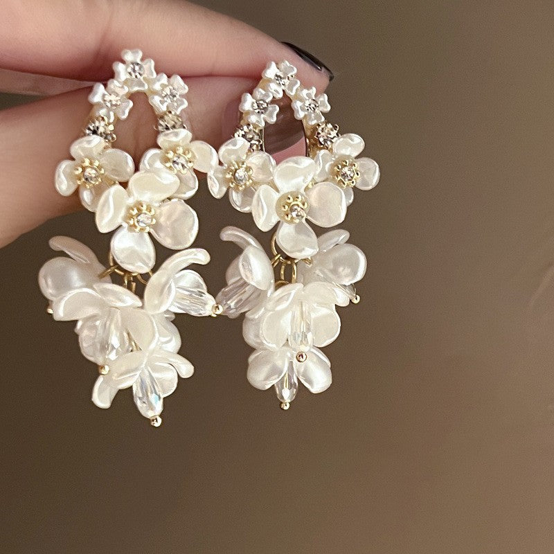 1 Pair Elegant Retro Lady Geometric Flower Inlay Imitation Pearl Zircon Drop Earrings