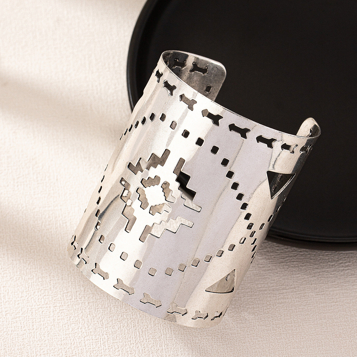 Streetwear Irregular Alloy Hollow Out Women's Cuff Bracelets