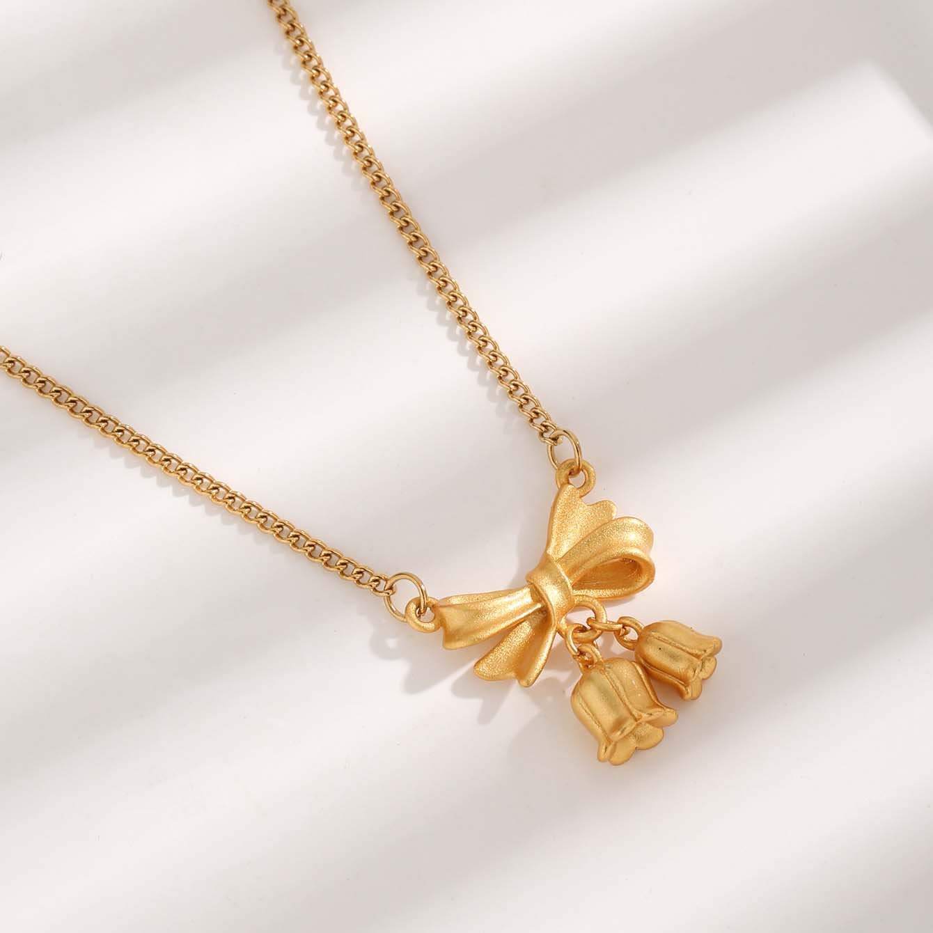 Simple Style Bow Knot Titanium Steel Plating Inlay Zircon Gold Plated Pendant Necklace