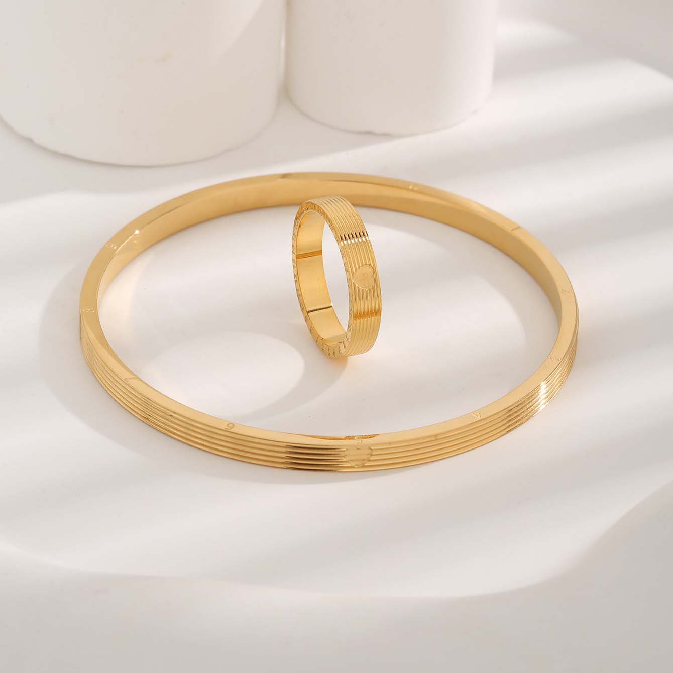 Luxurious Simple Style Number Heart Shape Titanium Steel Plating Gold Plated Rings Bracelets