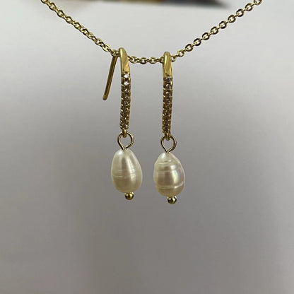 1 Pair Elegant Luxurious Classic Style Oval Asymmetrical Plating Inlay Freshwater Pearl Copper Zircon 14k Gold Plated Drop Earrings