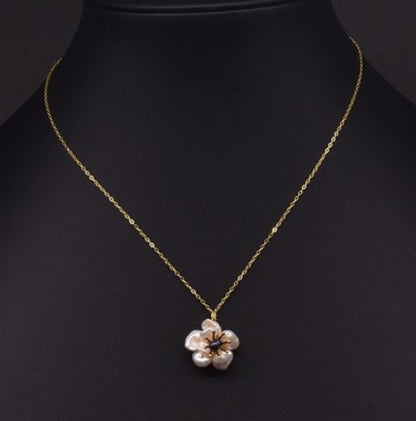 Retro Flower Freshwater Pearl Copper Plating Pendant Necklace