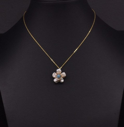 Retro Flower Freshwater Pearl Copper Plating Pendant Necklace