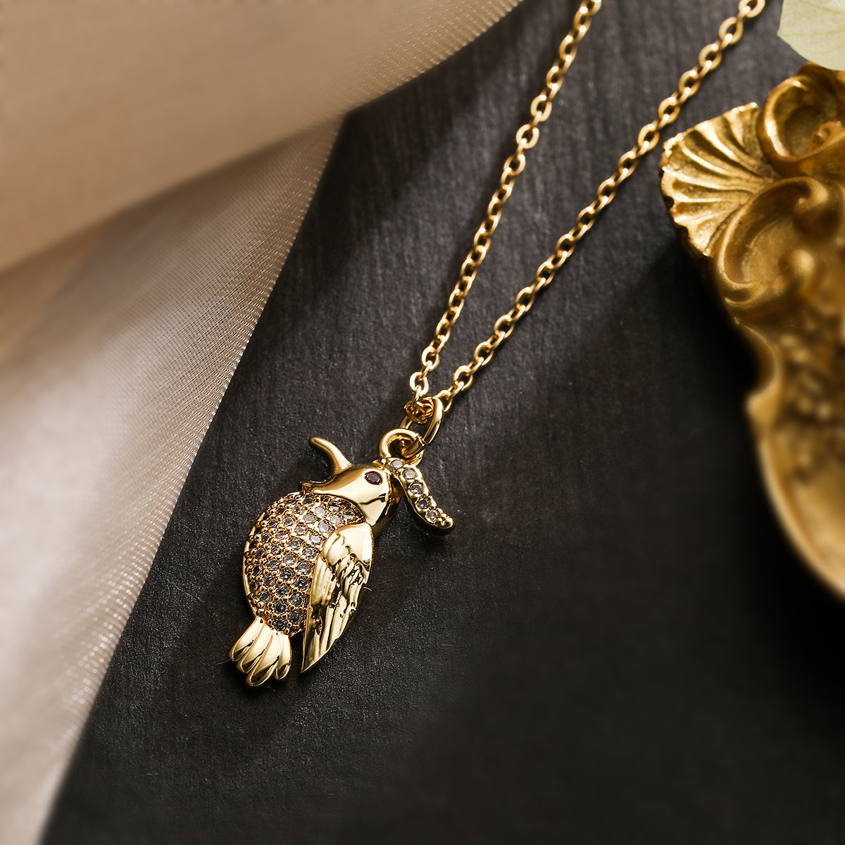 Simple Style Commute Bird Copper Plating Inlay Zircon 18k Gold Plated Pendant Necklace