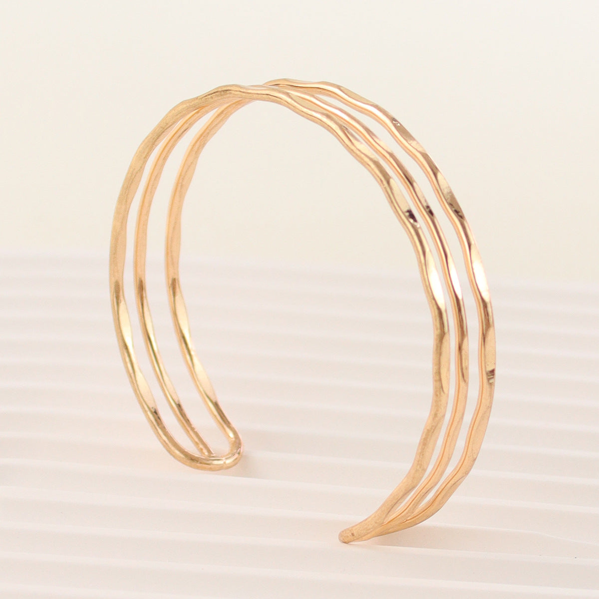 Lady Solid Color Iron Stoving Varnish Women's Bangle