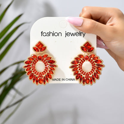 1 Pair Retro Exaggerated Geometric Plating Hollow Out Inlay Zinc Alloy Rhinestones Drop Earrings