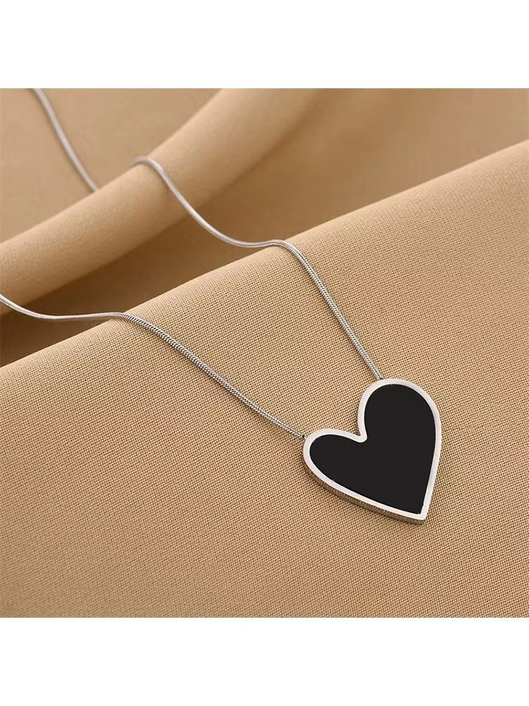 Elegant Lady Heart Shape Titanium Steel Plating Pendant Necklace