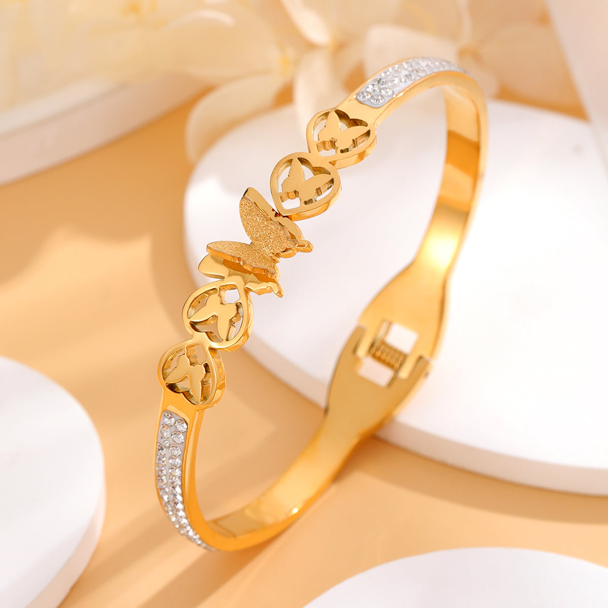 Simple Style Butterfly Titanium Steel Plating Inlay Rhinestones 18k Gold Plated Bangle