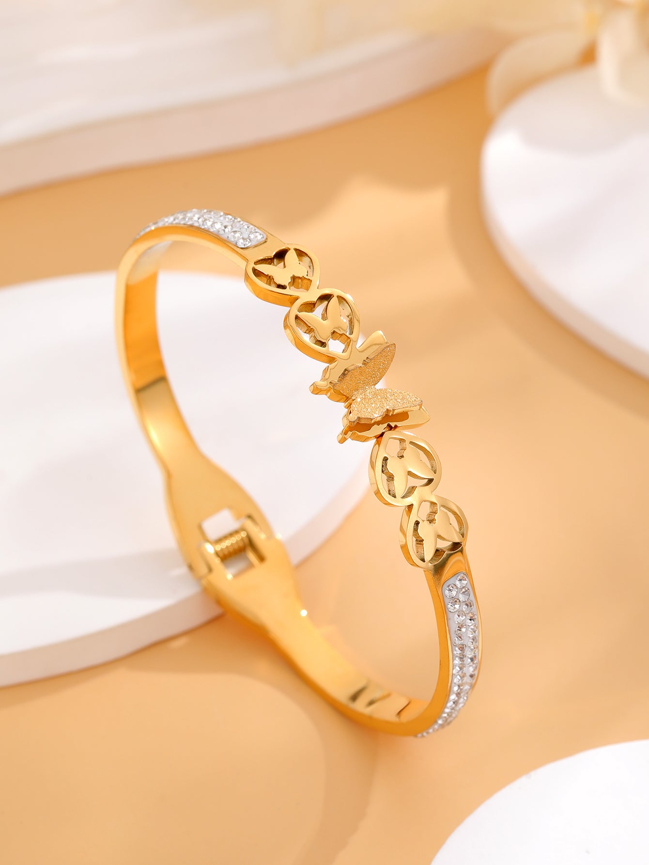 Simple Style Butterfly Titanium Steel Plating Inlay Rhinestones 18k Gold Plated Bangle