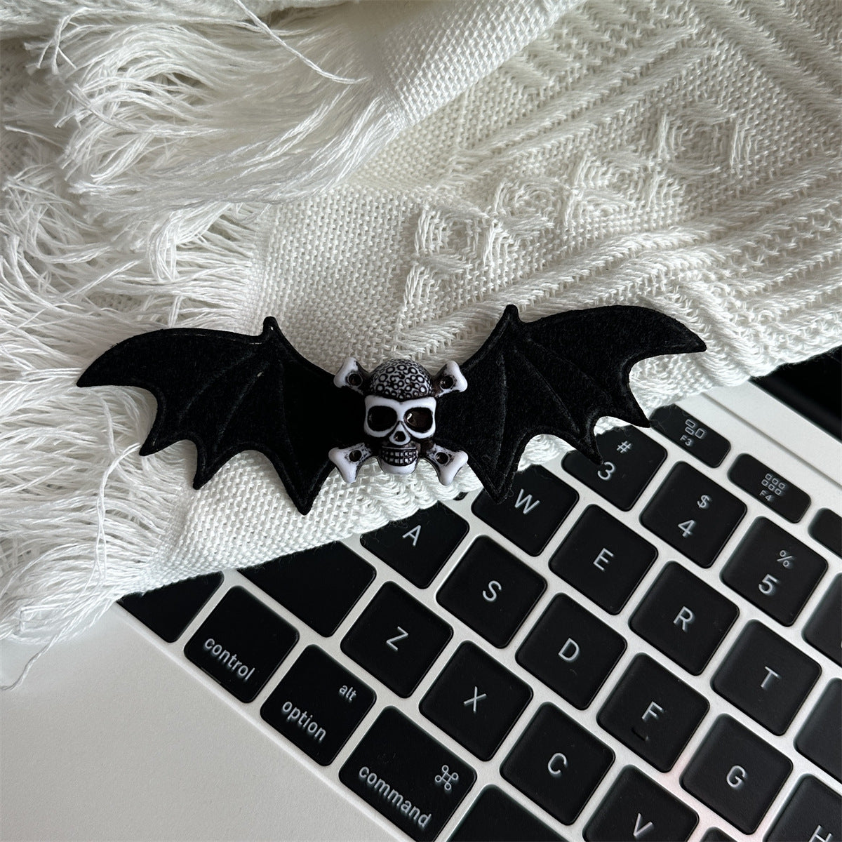 Ins Black Sweet Cool Earth Disco Hip Hop Dark Skull Barrettes Black Bat Demon Wings Side Clip Harajuku Hairclip Accessories