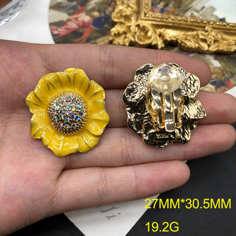 1 Pair Retro Flower Plating Alloy Ear Studs