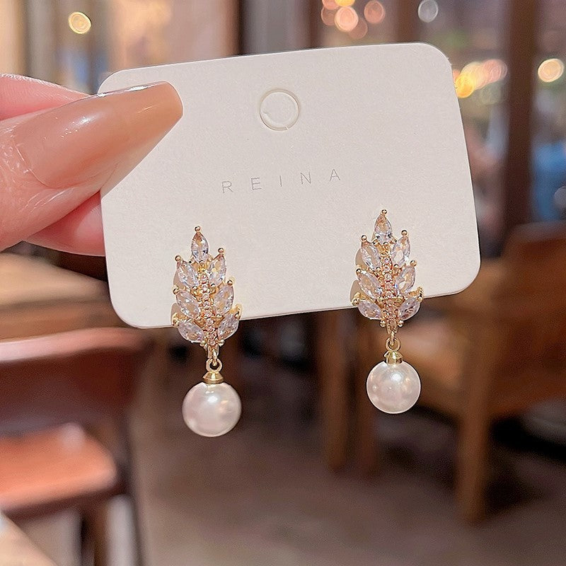 Fashion Geometric Alloy Artificial Rhinestones Women'S Drop Earrings Ear Studs 1 Pair